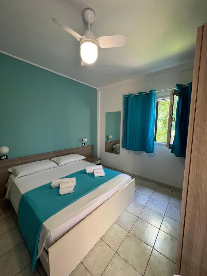 Hotel Dei Bizantini & Villaggio Campo Dei Messapi Сан-Пьетро-ин-Беванья Экстерьер фото