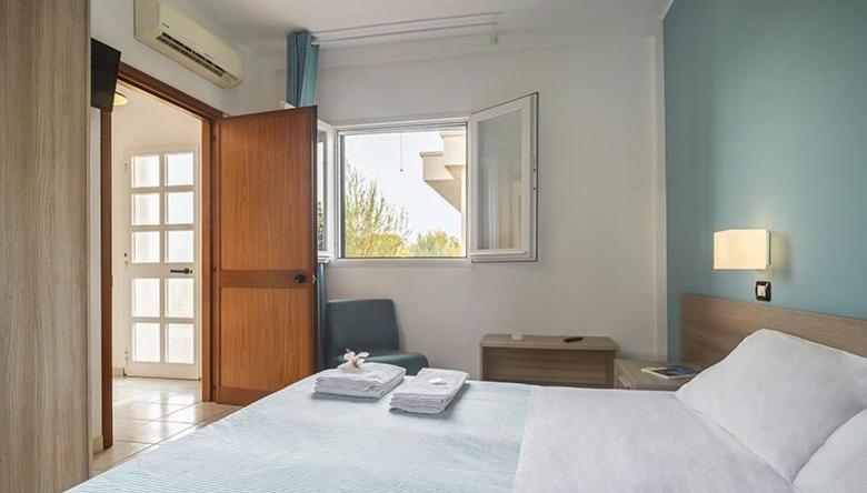Hotel Dei Bizantini & Villaggio Campo Dei Messapi Сан-Пьетро-ин-Беванья Экстерьер фото