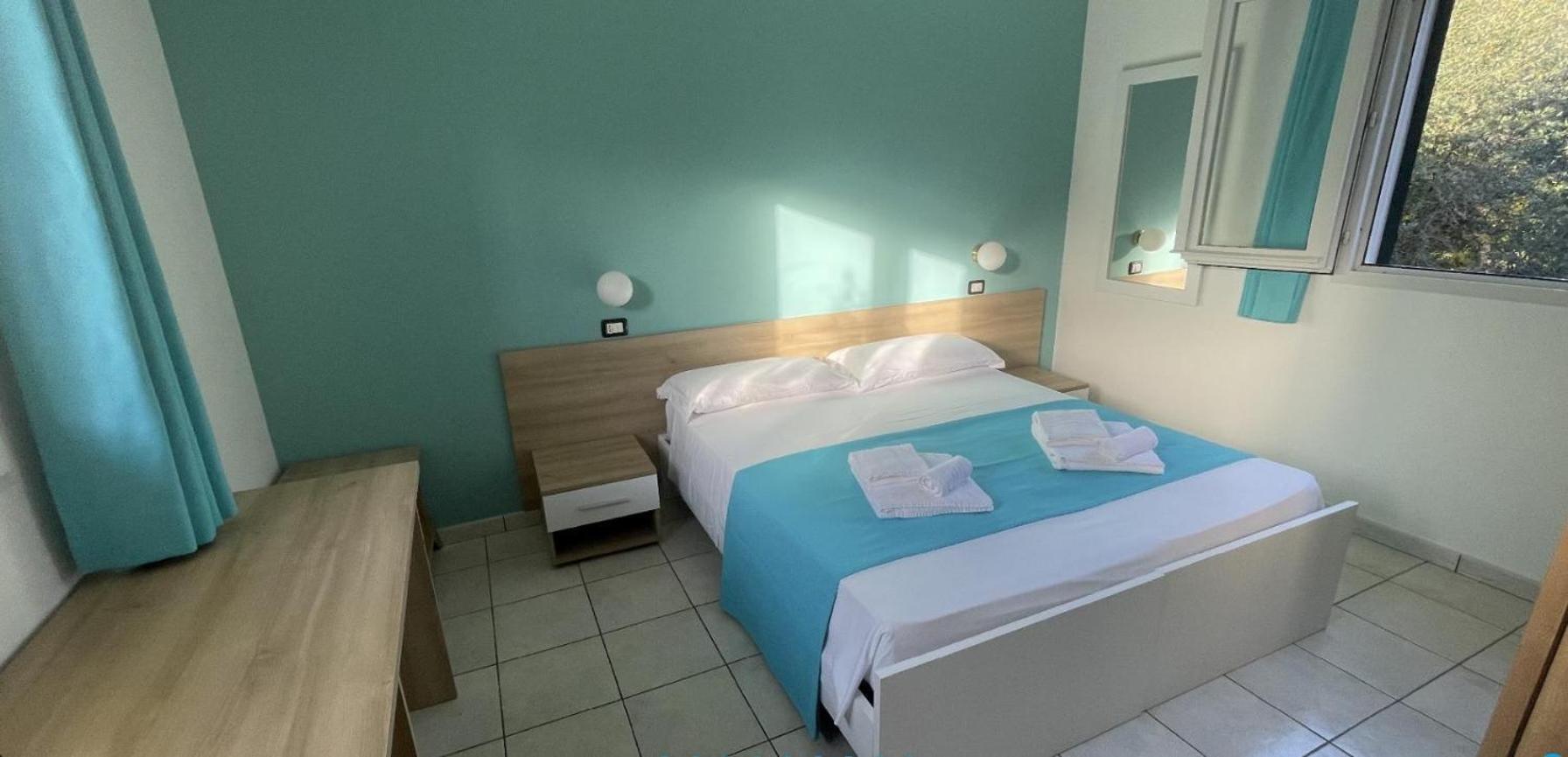 Hotel Dei Bizantini & Villaggio Campo Dei Messapi Сан-Пьетро-ин-Беванья Экстерьер фото