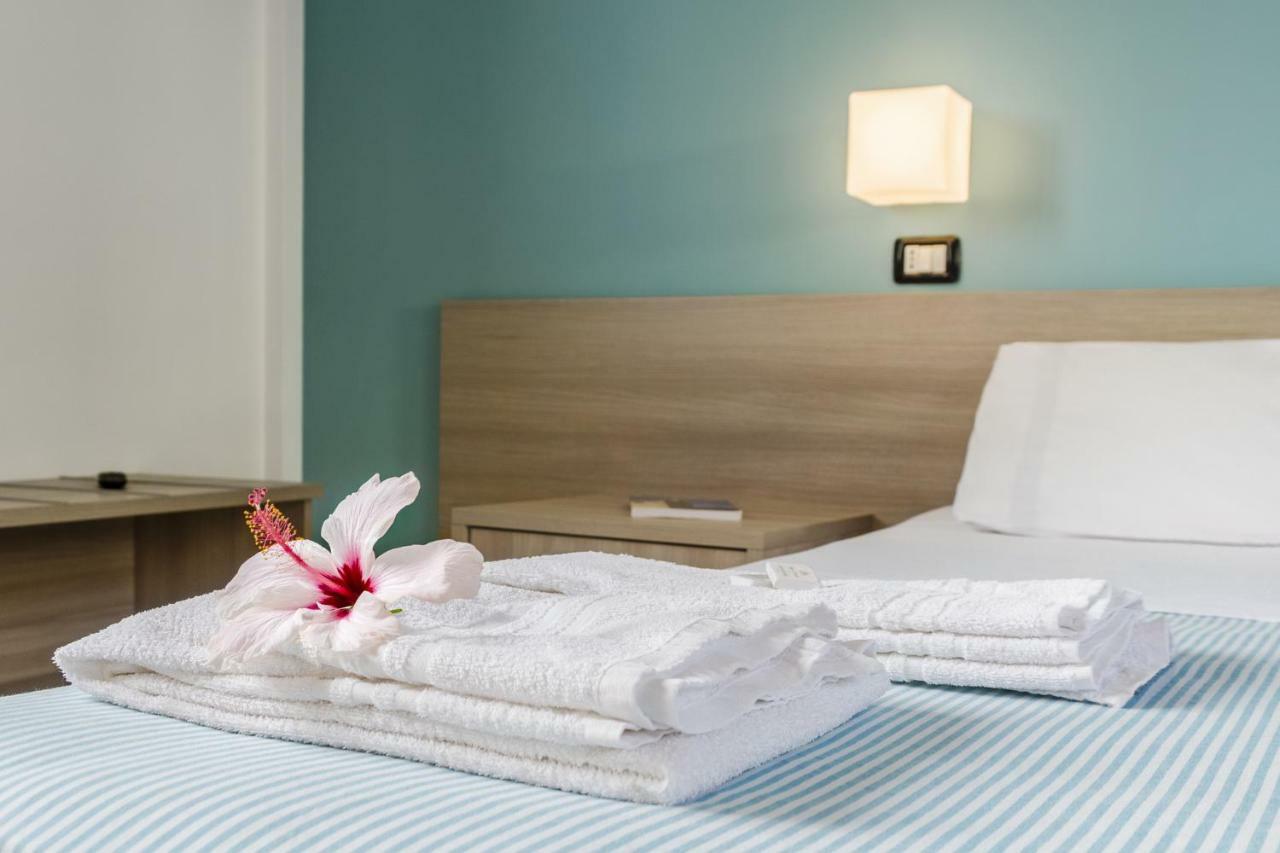 Hotel Dei Bizantini & Villaggio Campo Dei Messapi Сан-Пьетро-ин-Беванья Экстерьер фото
