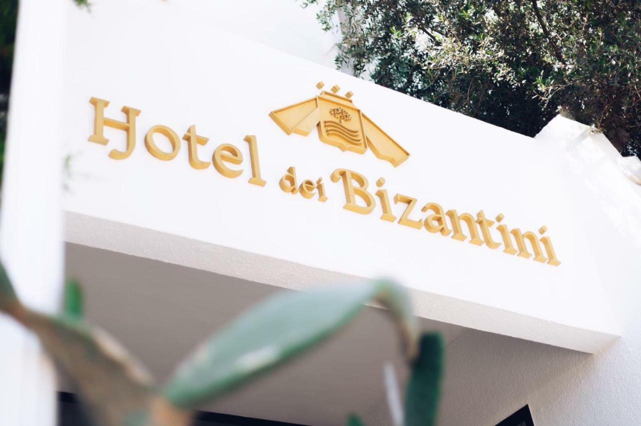 Hotel Dei Bizantini & Villaggio Campo Dei Messapi Сан-Пьетро-ин-Беванья Экстерьер фото